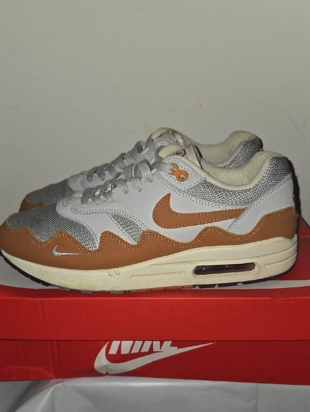 Nike Men’s Air Max Patta Low-Top Sneaker — White & Brown